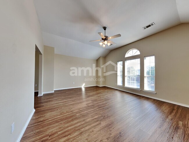 Building Photo - 2673 Silver Hill Dr