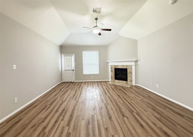 Building Photo - 1227 Maple Ace Dr
