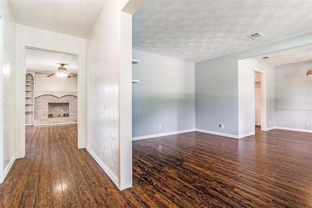 Building Photo - 702 S Waterview Dr