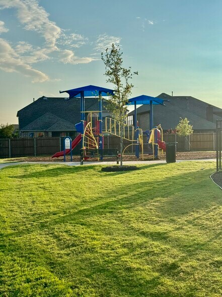 Building Photo - 1271 Falcon Heights Dr