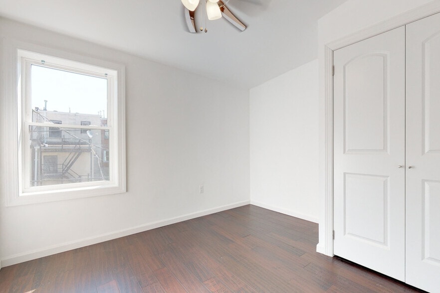 Primary Photo - 1711 Latrobe St