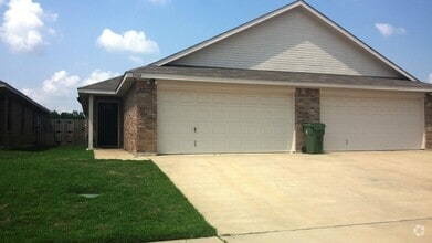 Building Photo - HOME5500-02