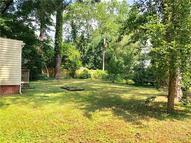 Building Photo - 6810 Edmonstone Ave