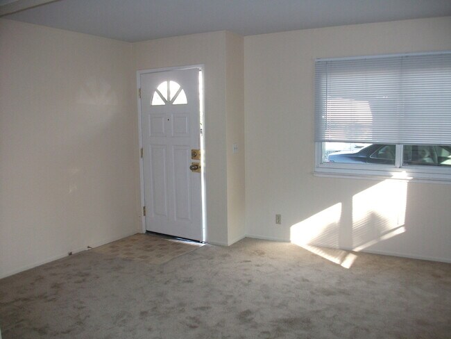 Building Photo - 125 Duane St