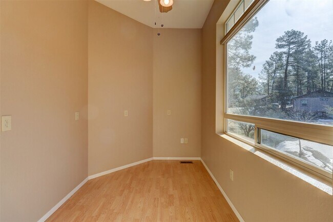 Building Photo - Beautiful home in the Mountain Club!