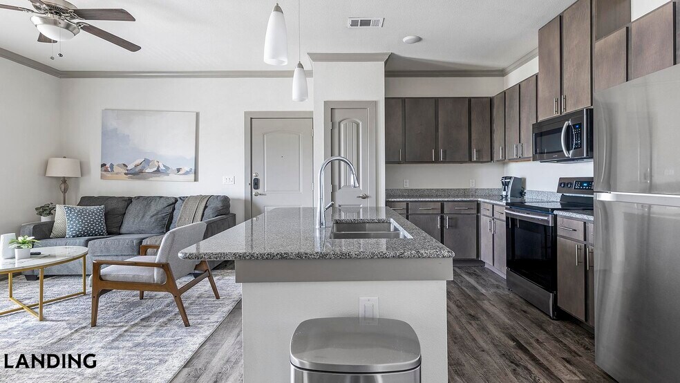 Building Photo - 12500 Shadowglen Trce