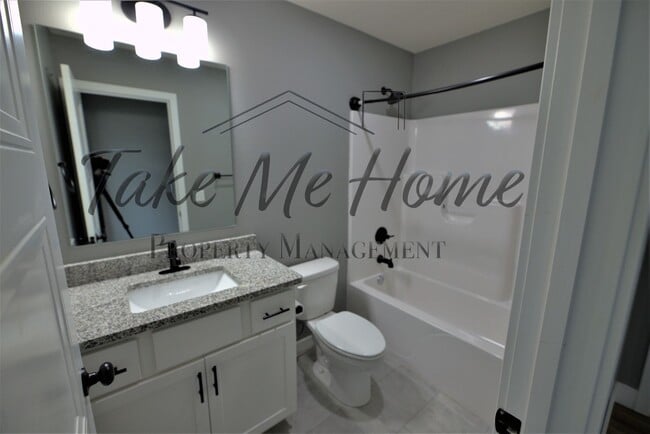 Building Photo - Gorgeous 3 bedroom in Nixa!