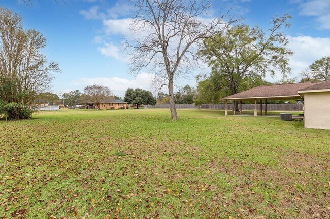 Building Photo - 9344 US-69