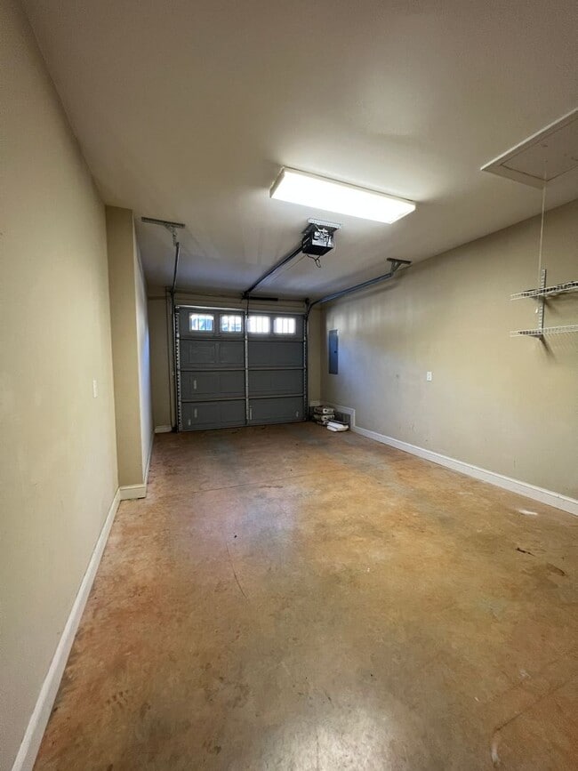 Building Photo - Beautiful 2 Bed 2 Bath Townhome in Southern Pines