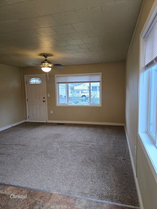 Building Photo - 2531 Stephenson Ave