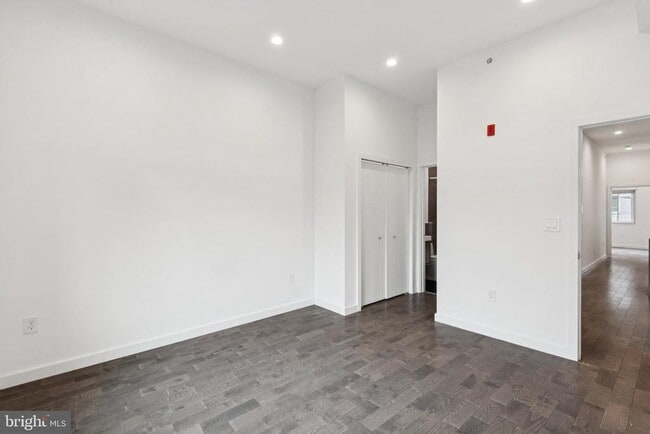 Building Photo - 2028 E Fletcher St