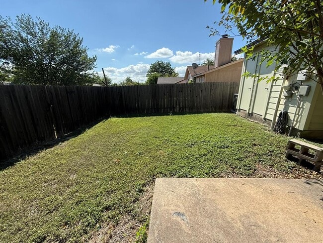 Building Photo - 1200 Orchard Park Cir