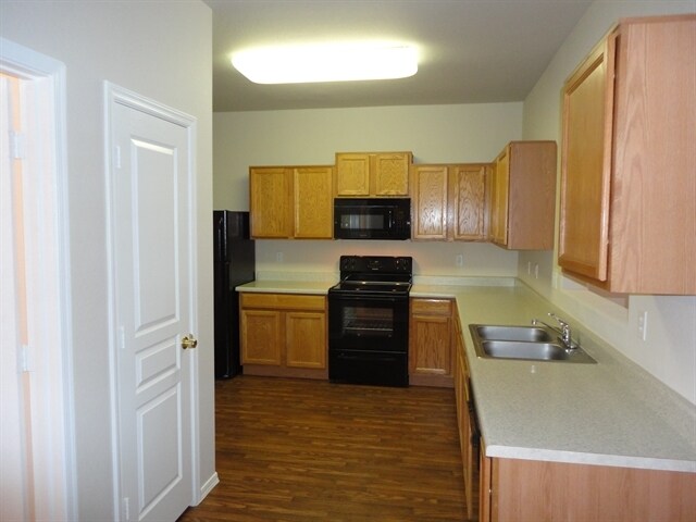 Building Photo - 6506 S 10th Dr