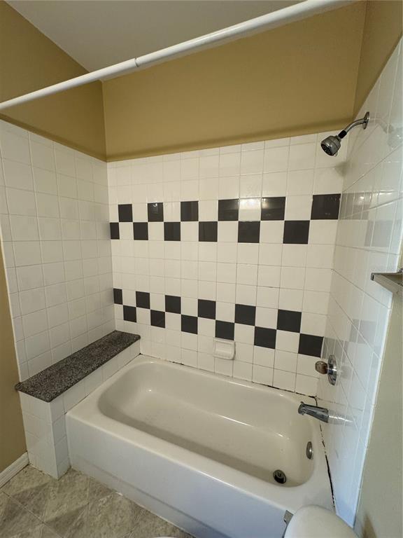 Building Photo - 7605 Plantation Cir