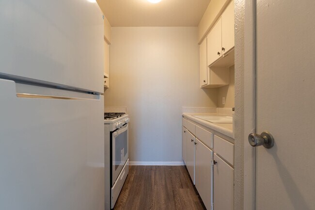 Building Photo - Crestridge Apartments