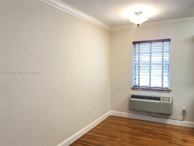 Building Photo - 35 Antilla Ave