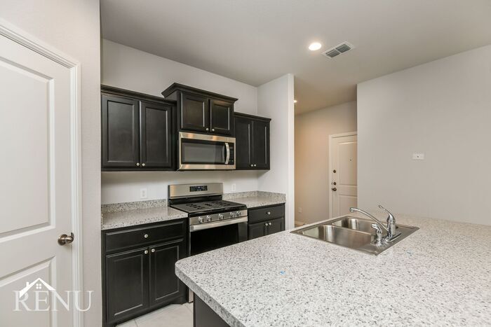 Building Photo - 16428 Marinette Ct