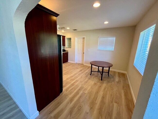 Building Photo - 146 Euclid Blvd