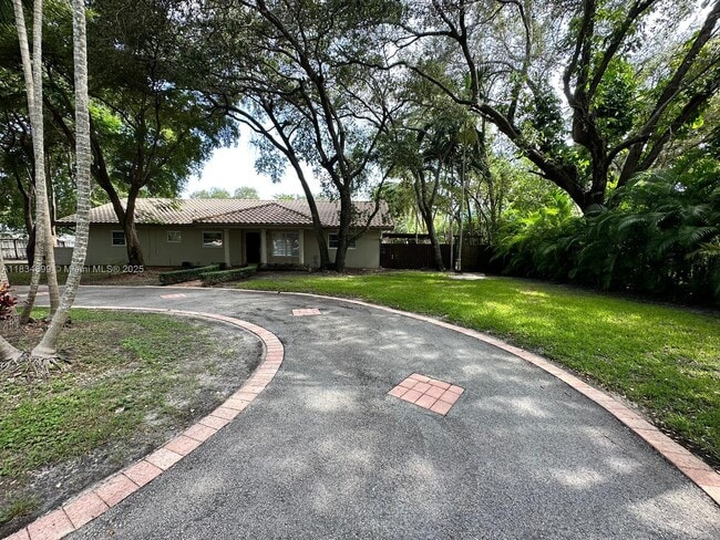 Building Photo - 8755 SW 96th St