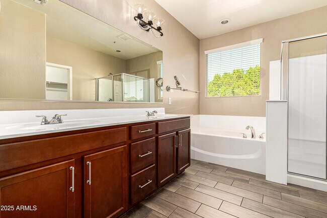 Building Photo - 9008 S 55th Dr