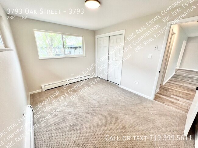 Building Photo - 3793 Oak St