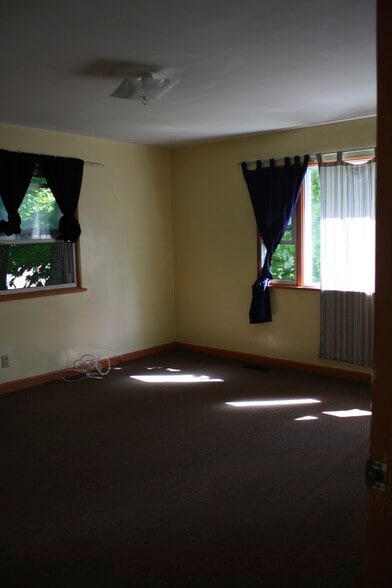 Building Photo - 72 E College Ave