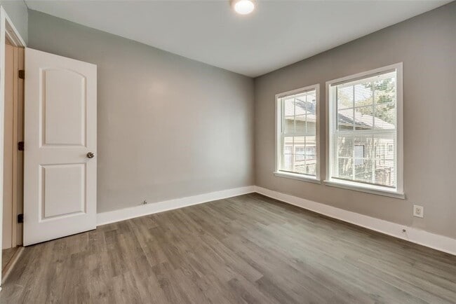 Building Photo - 507 Enid St