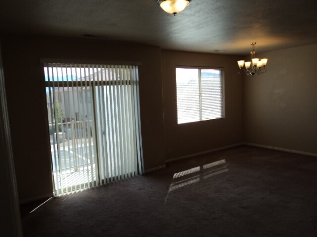 Building Photo - 175 Shade Tree Ln