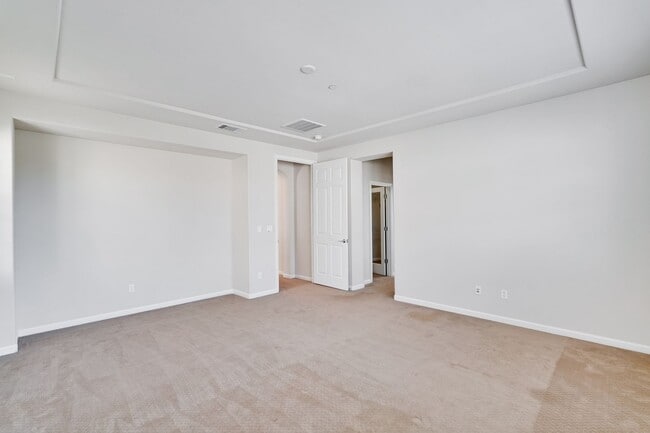 Building Photo - 104 Alden Ct
