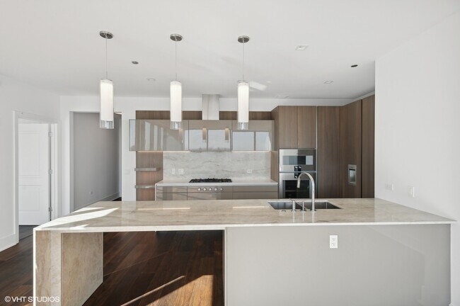 Building Photo - 363 E Wacker Dr