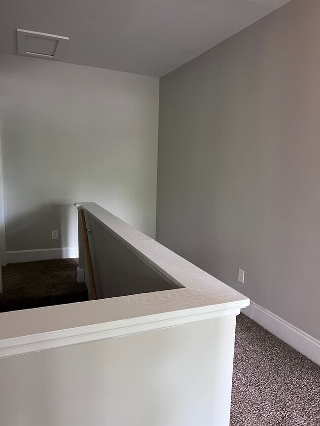Building Photo - 3 Bedroom / 2 Bathroom House in Glen Iris