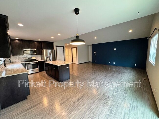 Building Photo - 3530 Springbrook Ln