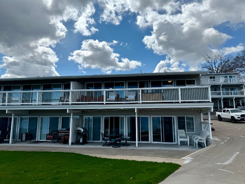 Building Photo - 50300 US-93