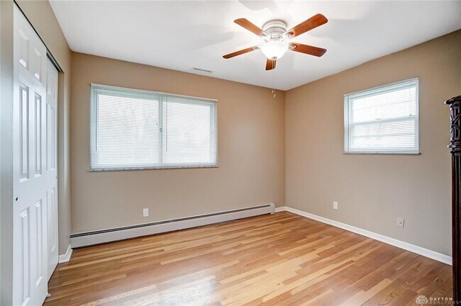Building Photo - 2108 N Fairfield Rd