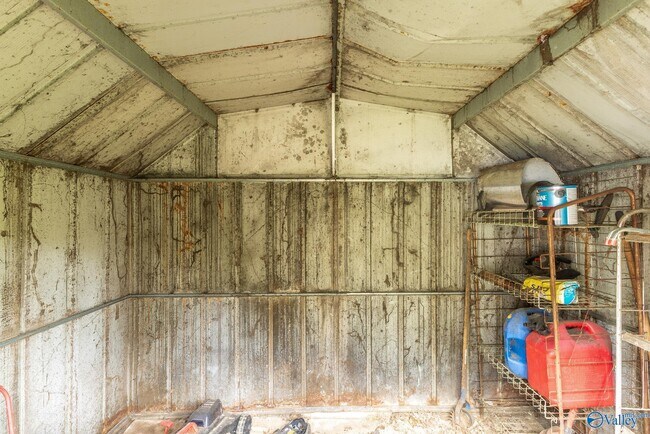 Building Photo - 816 Giles Dr NE