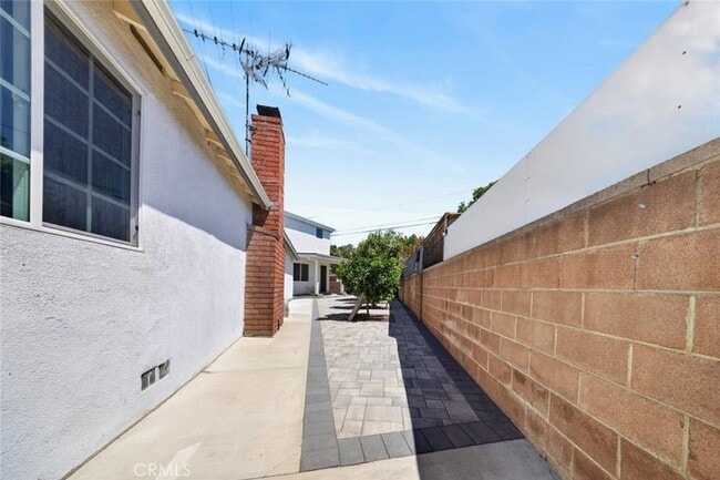 Building Photo - 14827 Dearborn St