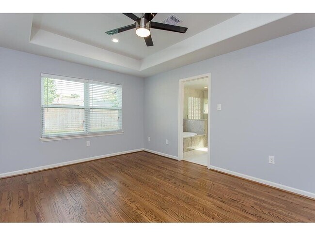 Building Photo - 7413 Albacore Dr