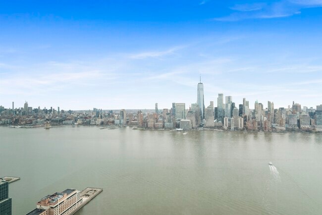 Building Photo - 99 Hudson St