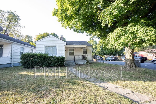 Primary Photo - 4801 East 21st St