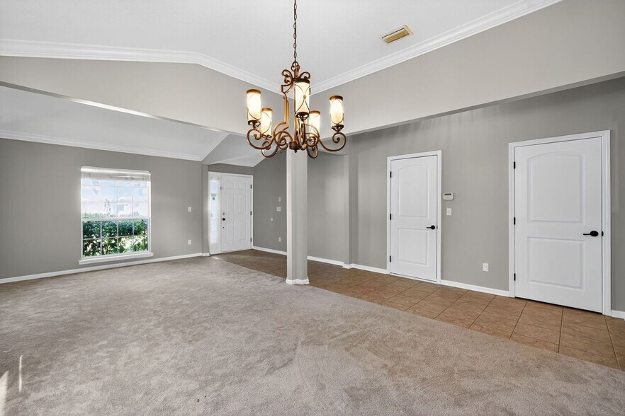 Building Photo - 1021 Deer View Ln