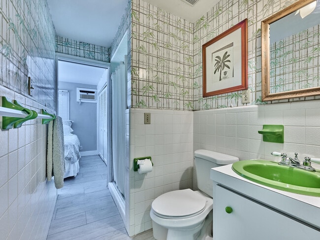 Building Photo - 301 NW 3rd Ct