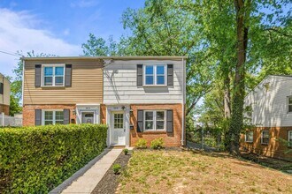 Building Photo - 5810 Fifer Dr