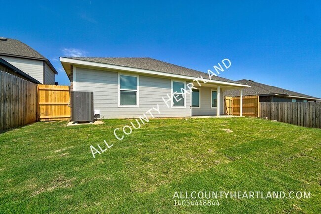 Building Photo - 10512 NW 26th St