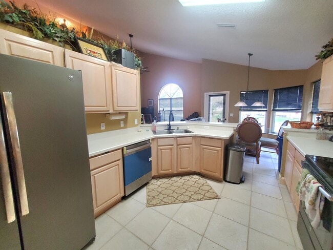 Building Photo - 1104 Plover Pl