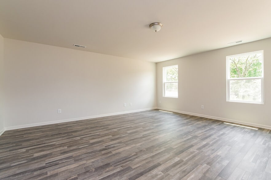 Building Photo - 1055 Manor Dr