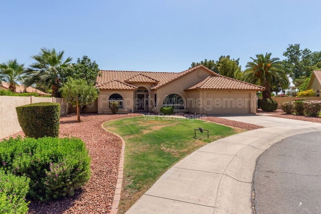 Building Photo - 2381 W Redwood Dr