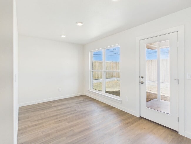 Building Photo - 2801 Ranch House Rd