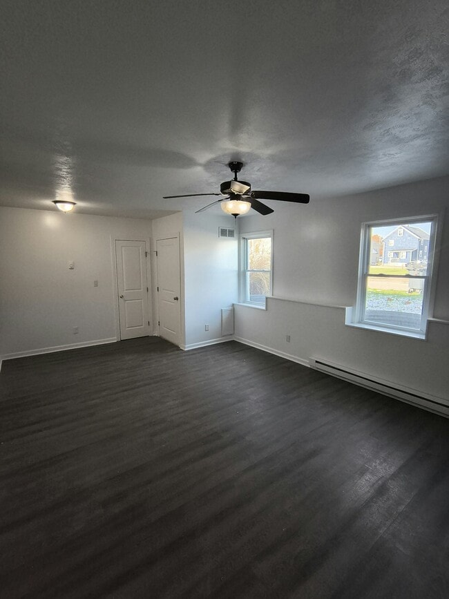 Building Photo - 428 Cross St