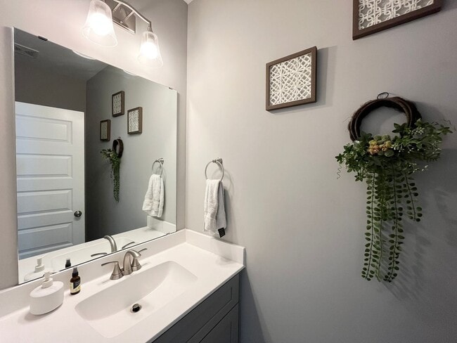 Building Photo - Private 4BR, 2.5BA Home with Modern Finishes, Back Deck and Large Yard, on a Nearly Half Acre Lot