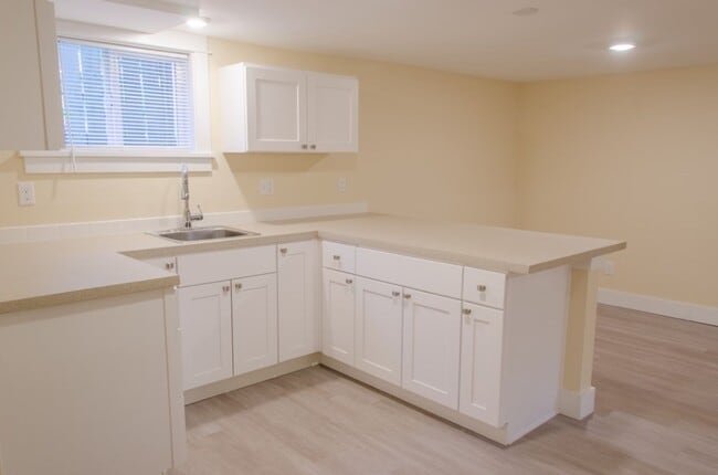 Building Photo - 4Bd/2.75Ba Seattle House